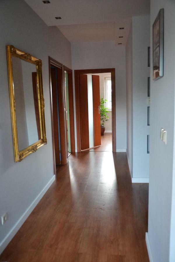 Tarnow Dom / Apartament W Centrum Exteriör bild